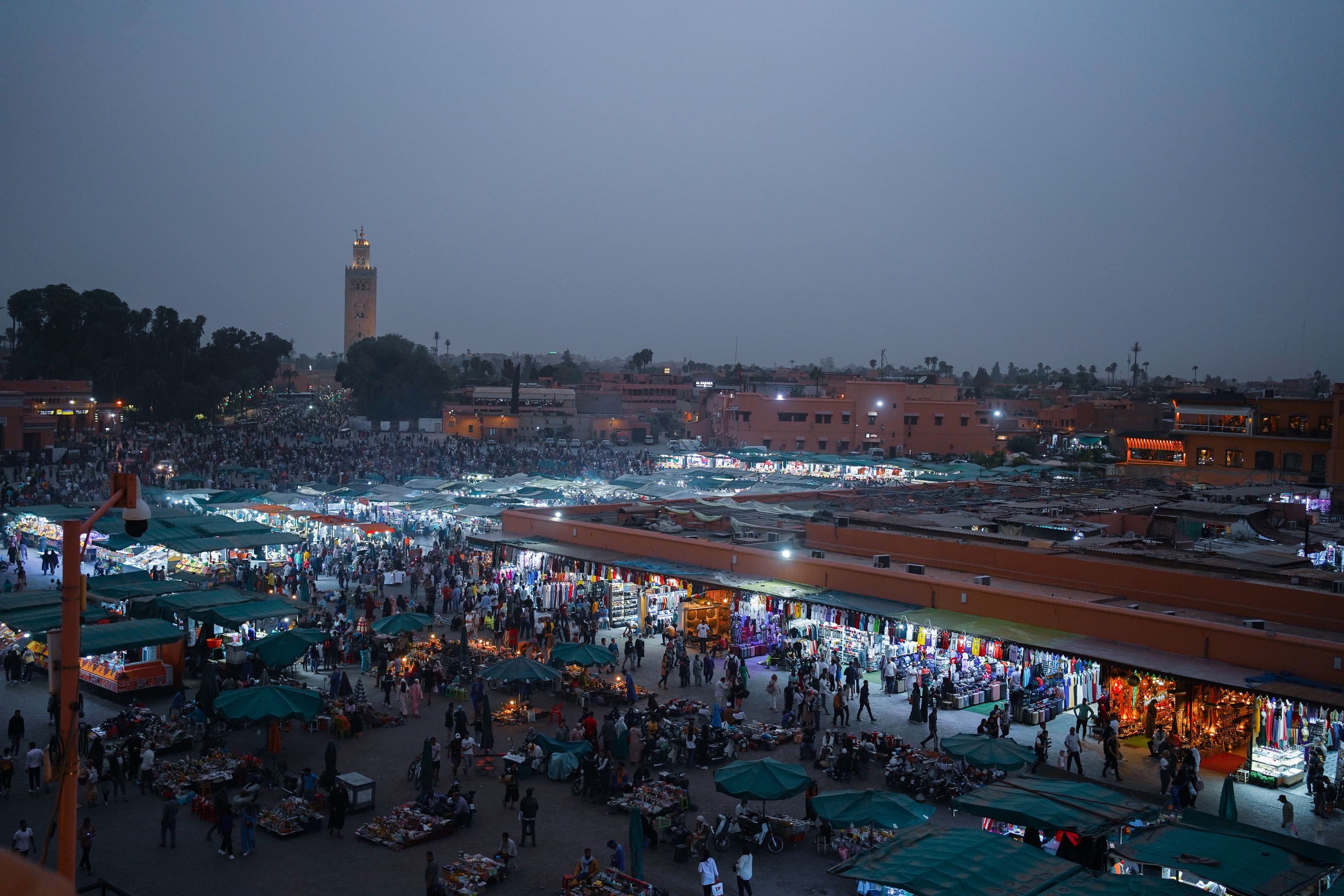 ساحة جامع الفنا عند الغروب